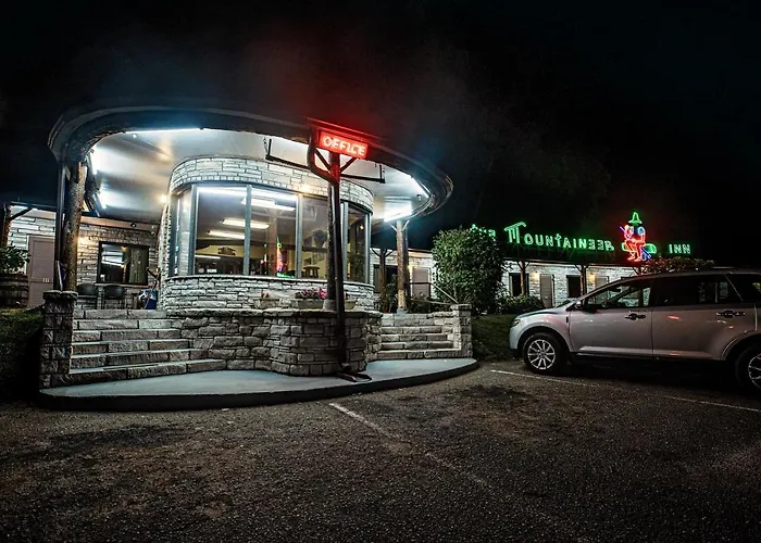 The Mountaineer Inn Asheville